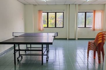 Huge FREEHOLD 3 Storey Terrace House for Sale at Ujong Pasir 24x70 