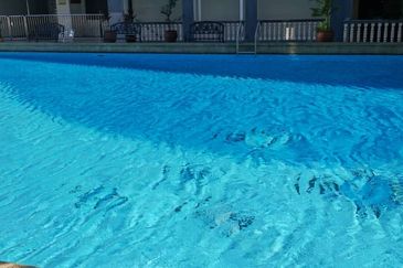 Huge FREEHOLD 3 Storey Terrace House for Sale at Ujong Pasir 24x70 