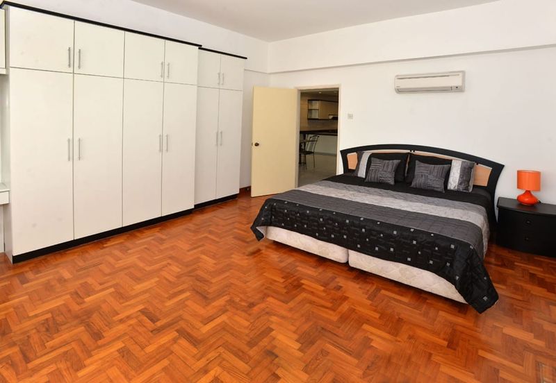 KONDOMINIUM SERI BAYAN