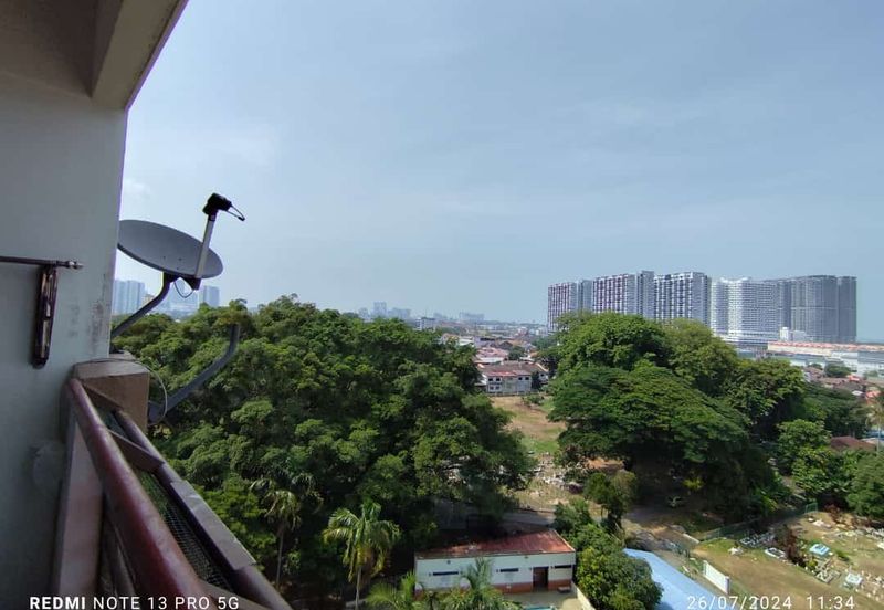 KONDOMINIUM SERI BAYAN