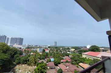 KONDOMINIUM SERI BAYAN