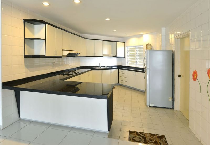 KONDOMINIUM SERI BAYAN