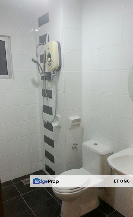 Super Value High Floor 2R2B 2 Car Park - Lagoon Suites @ Kota Kemuning, Selangor, Kota Kemuning