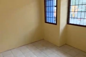 SHOP APARTMENT BATU CAVES FOR SALE