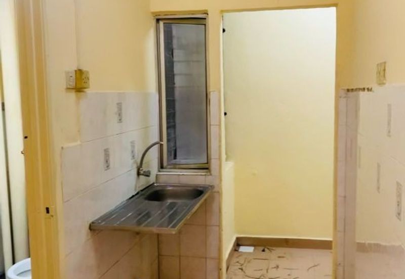 SHOP APARTMENT BATU CAVES FOR SALE