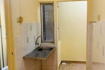 SHOP APARTMENT BATU CAVES FOR SALE