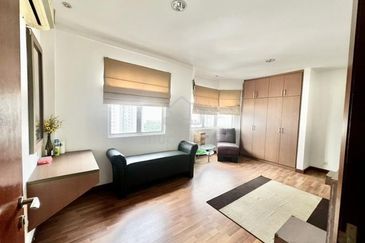 Solaris Dutamas Anggun Puri Condominium Freehold Renovated Facing KLCC View RM 680,000