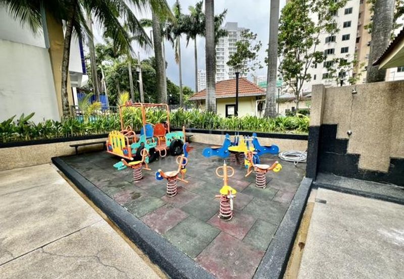 Solaris Dutamas Anggun Puri Condominium Freehold Renovated Facing KLCC View RM 680,000