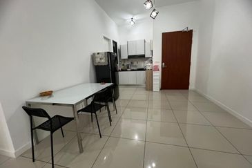 Freehold, lower floor 3R2B2CP for SALE @ Le Pavilion, Puchong