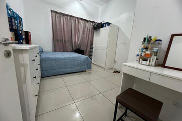 Freehold, lower floor 3R2B2CP for SALE @ Le Pavilion, Puchong