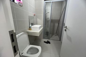 Freehold, lower floor 3R2B2CP for SALE @ Le Pavilion, Puchong