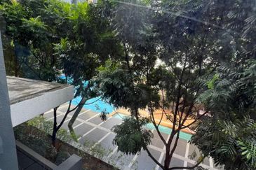 Freehold, lower floor 3R2B2CP for SALE @ Le Pavilion, Puchong