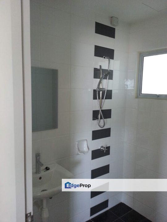 Freehold, high floor @ Lagoon Suites, Kota Kemuning for SALE, Selangor, Kota Kemuning