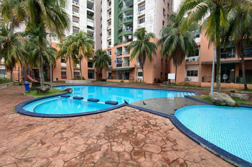 City Garden Palm Villa Condominium