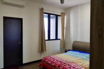 Fully Furnished MRT Landmark Residence Sg Long