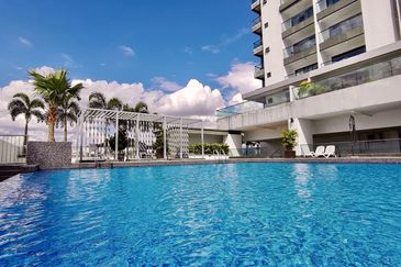 Fully Furnished MRT Landmark Residence Sg Long