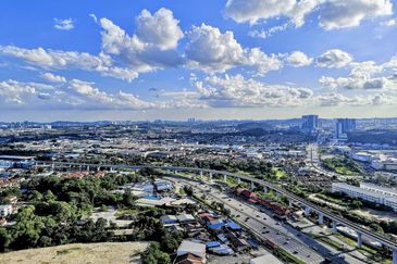 Fully Furnished MRT Landmark Residence Sg Long