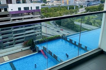 Fully Furnished MRT Landmark Residence Sg Long