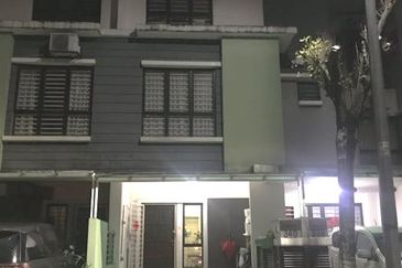 Park Villa Townhouse @ Puchong Freehold Landed Strata House In Bandar Bukit Puchong 2 For Sale