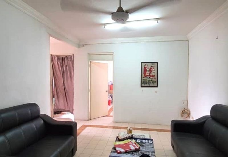 Glen Court, Bandar Sungai Long