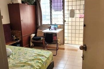 Glen Court, Bandar Sungai Long