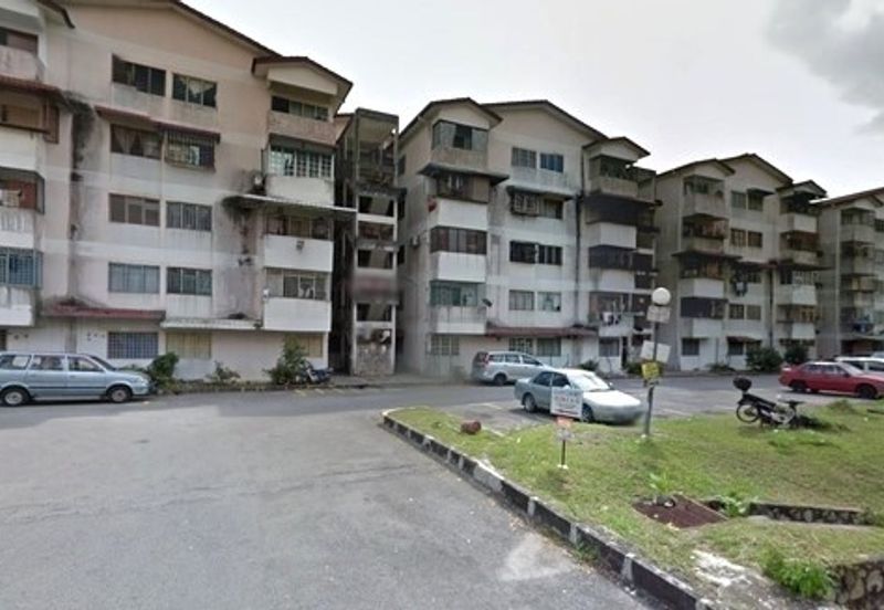 Glen Court, Bandar Sungai Long