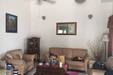 Jalan Suasana, Bandar Tun Hussein Onn