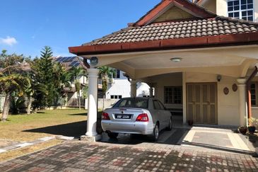 Jalan Suasana, Bandar Tun Hussein Onn