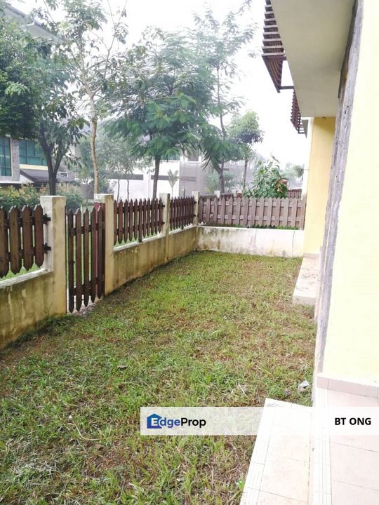Lake Valley 2 Storey Townhouse Avenue 2 Bandar Tun Hussein Onn Cheras Kajang, Selangor, Cheras