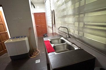 FREEHOLD single storey Corner Taman Desa Damai Cheng for Sale