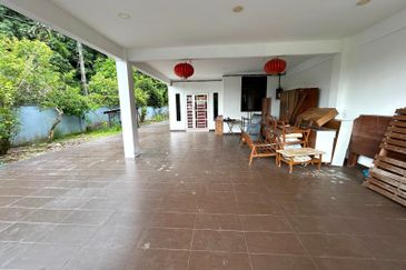 FREEHOLD single storey Corner Taman Desa Damai Cheng for Sale