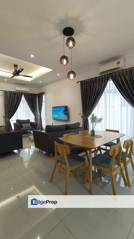 New and Full Furnish unit at Semi D M Residence (4R3B,Rawang), Selangor, Rawang