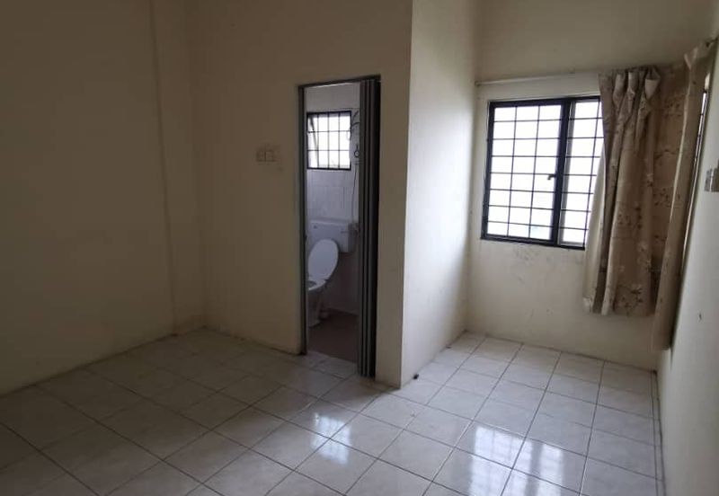 Plaza Sinar Apartment