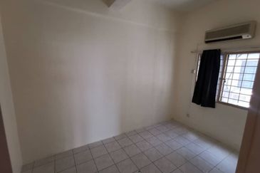 Plaza Sinar Apartment