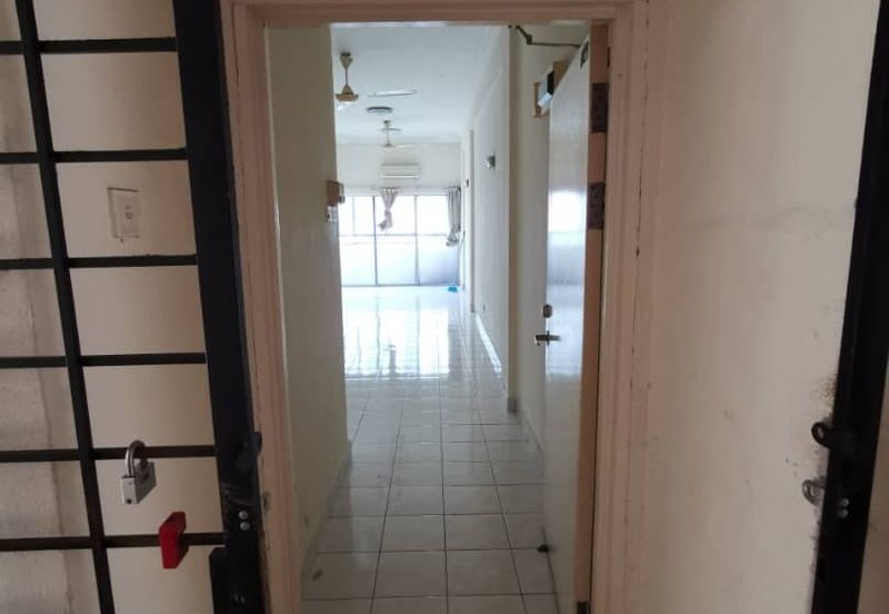 Plaza Sinar Apartment