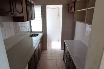 Plaza Sinar Apartment