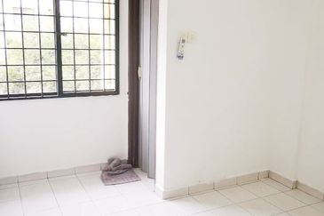 Pangsapuri Perdana, Seksyen 13