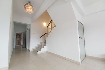 Sering Akasia Duplex: Hill Views, MRT Walk, Family-Centric Living in Cheras