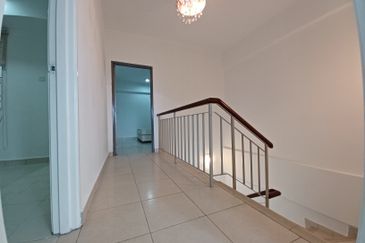 Sering Akasia Duplex: Hill Views, MRT Walk, Family-Centric Living in Cheras