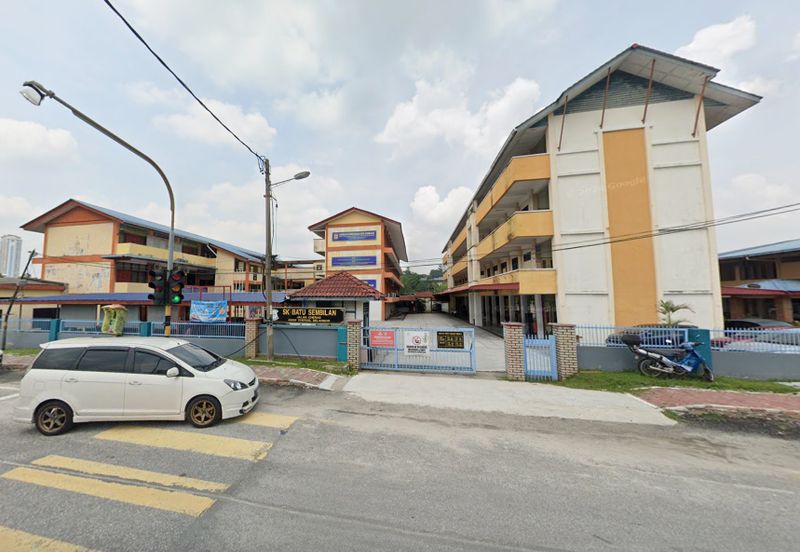 Sering Akasia Duplex: Hill Views, MRT Walk, Family-Centric Living in Cheras