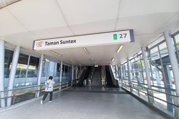 Sering Akasia Duplex: Hill Views, MRT Walk, Family-Centric Living in Cheras