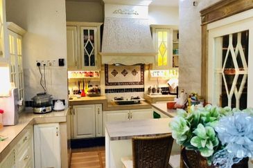 Kepong FRIM Kg Melayu 3.5 Storey Bungalow For Sale RM3,800,000 (Near Metropolitan Park)