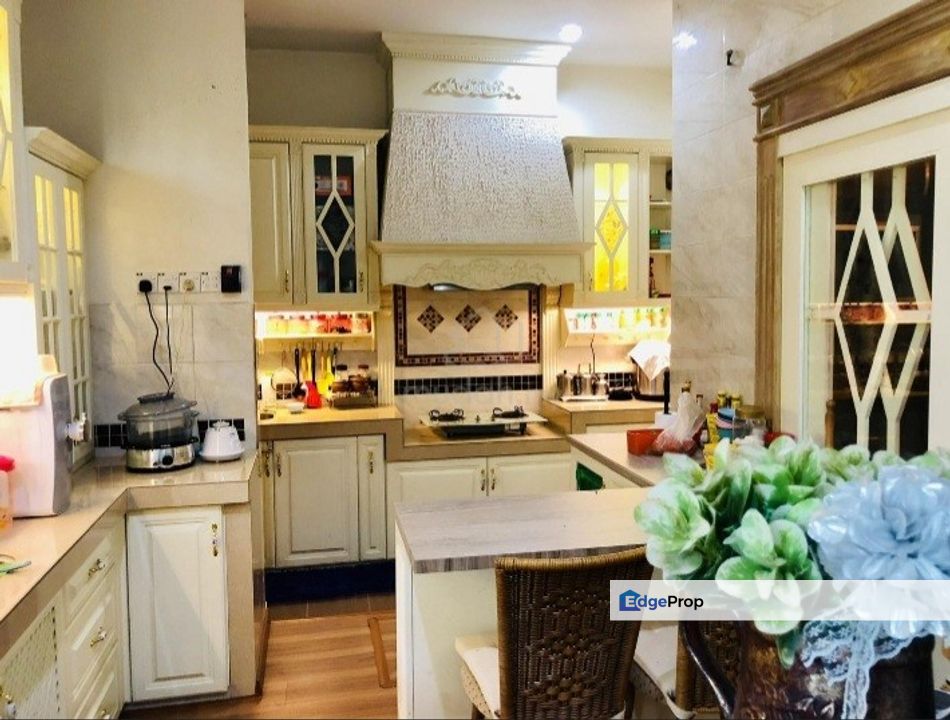 Kepong FRIM Kg Melayu 3.5 Storey Bungalow For Sale RM3,800,000 (Near Metropolitan Park), Kuala Lumpur, Kepong