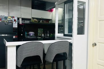 Saujana Ria Apartment For Sale @ Kepong / Level 1 / 3R1B