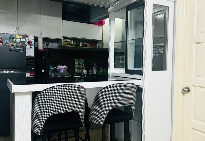 Saujana Ria Apartment For Sale @ Kepong / Level 1 / 3R1B