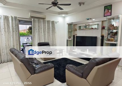 Fully Renovated and Build in Kitchen Cabinet and Wardrobe Unit at (Parkland,Klang / 4R4B) 2-Storey Bungalow , Selangor, Klang