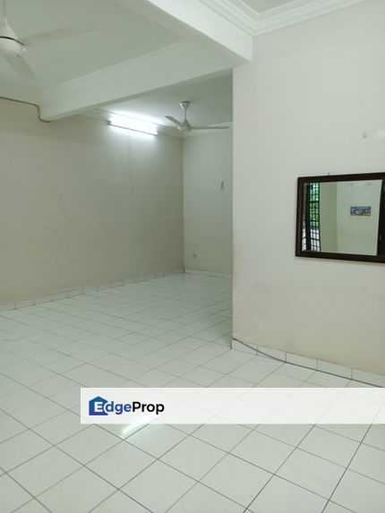  Fully Renovated Grilled and Tiles Unit at (Rawang,Selangor / 4R3B) 2-Storey Terraced House, Selangor, Rawang