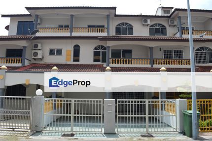 Huge FREEHOLD 3 Storey Terrace House for Sale at Ujong Pasir 24x70 , Melaka, Ujong Pasir