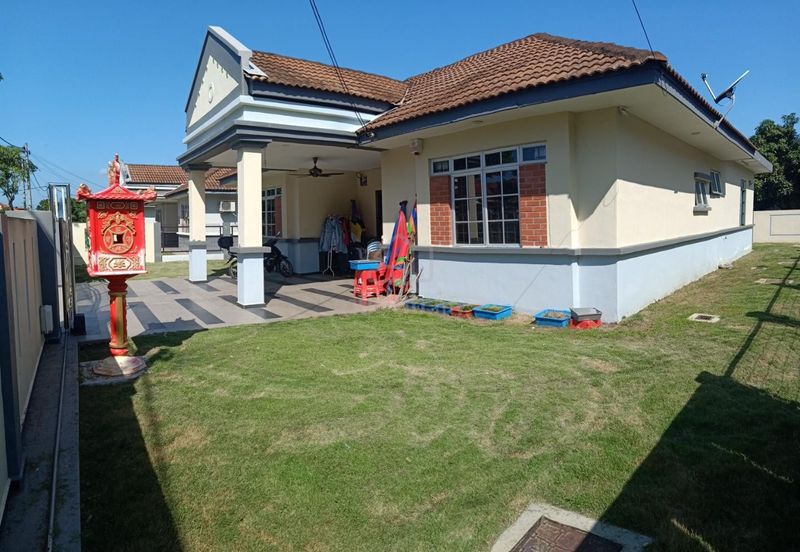 Sepang Taman Pantai Sepang Putra Bungalow Single Storey RM 530,000