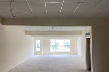 HOT!! Taman 1 Lagenda Double Storey Shop Lot @ Melaka City for Rent 